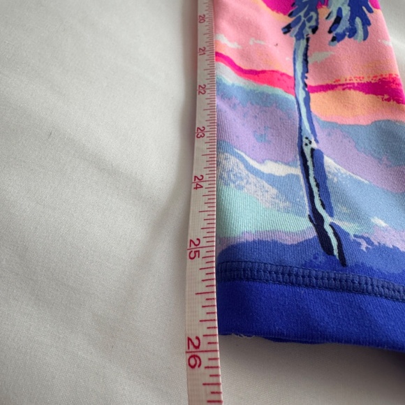 Lilly Pulitzer Luxletic 26” Weekender Legging Sunset Palm Sunset Engineered XS - Picture 7 of 8